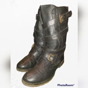 Black Moto-style boot